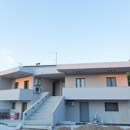 Νεακιτοσ Luxury Apartments Nikiti  Exterior foto